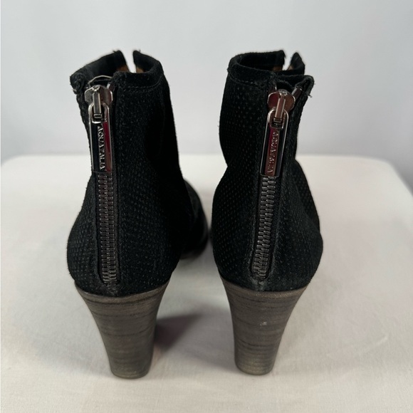 Aquatalia Perforated Suede Bootie in Black Size 8.5 - Picture 5 of 8